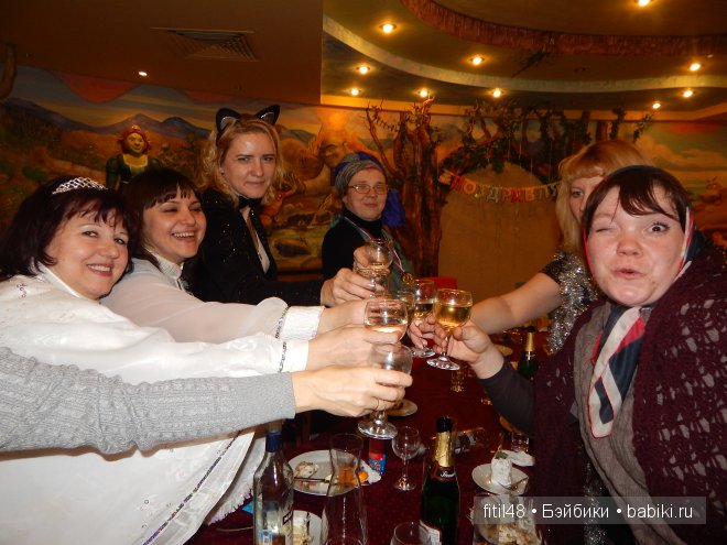 Новогодний карнавал в кукольной стране