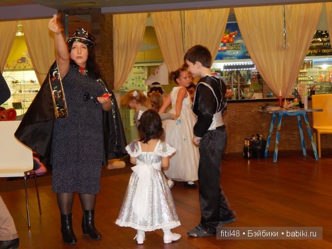 Новогодний карнавал в кукольной стране