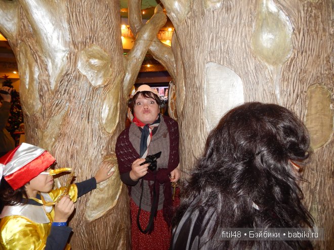 Новогодний карнавал в кукольной стране