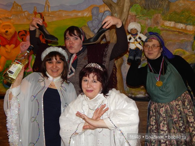 Новогодний карнавал в кукольной стране