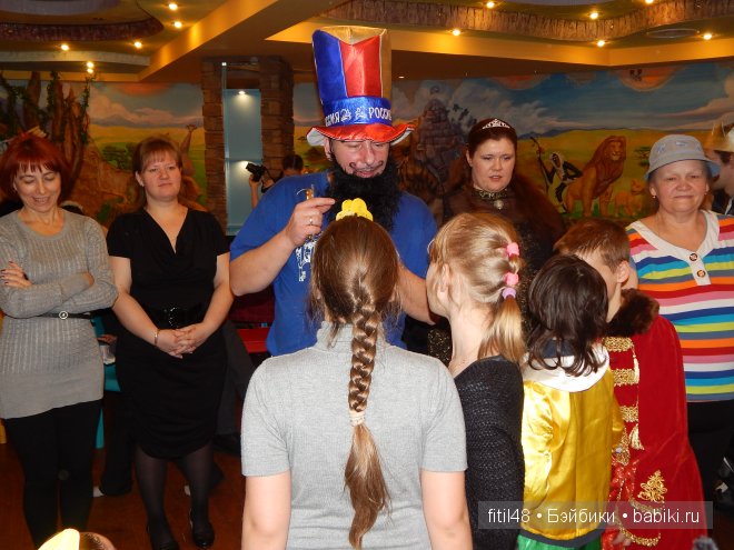 Новогодний карнавал в кукольной стране