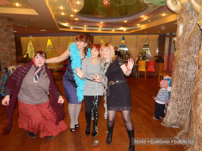 Новогодний карнавал в кукольной стране