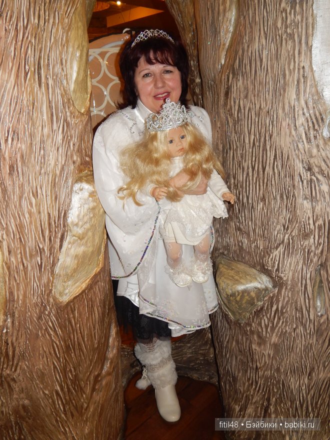 Новогодний карнавал в кукольной стране