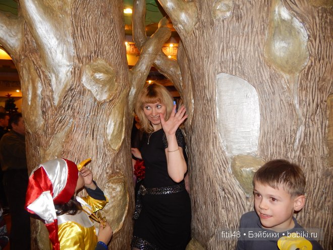 Новогодний карнавал в кукольной стране