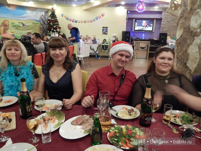 Новогодний карнавал в кукольной стране