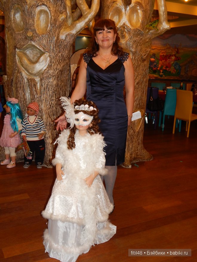 Новогодний карнавал в кукольной стране