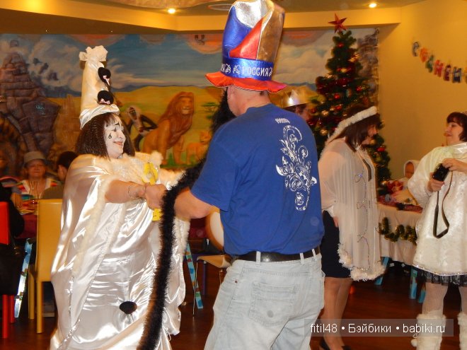 Новогодний карнавал в кукольной стране