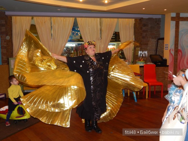 Новогодний карнавал в кукольной стране