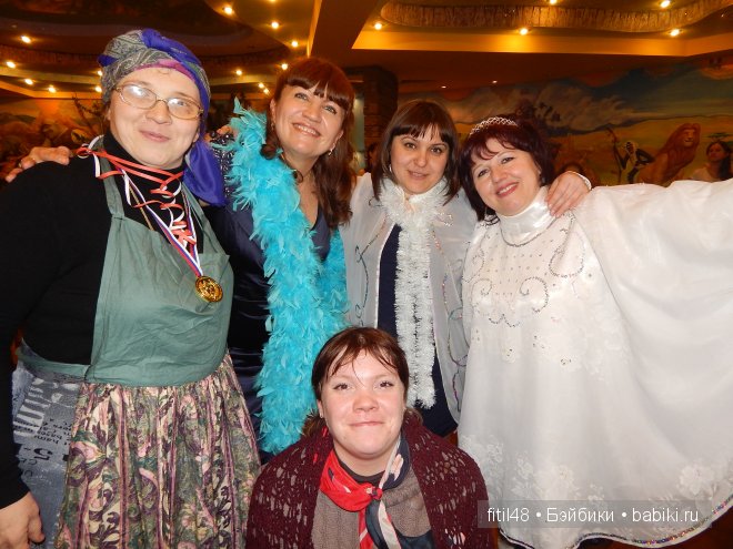 Новогодний карнавал в кукольной стране