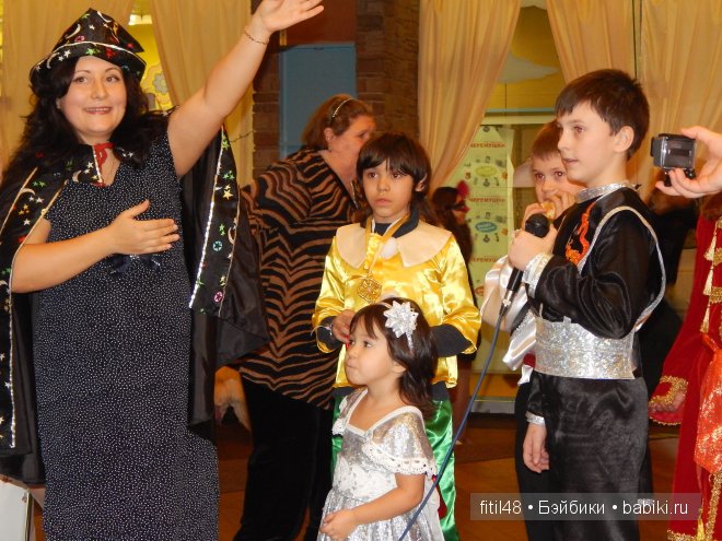 Новогодний карнавал в кукольной стране