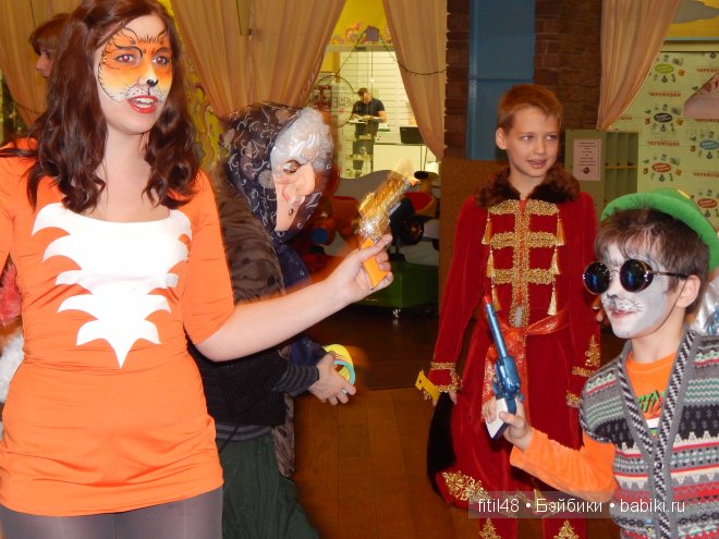 Новогодний карнавал в кукольной стране