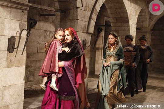 Мерьем Узерли: откровенно о своей героине Хюррем (фото 5)