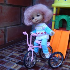 Николь и велосипед