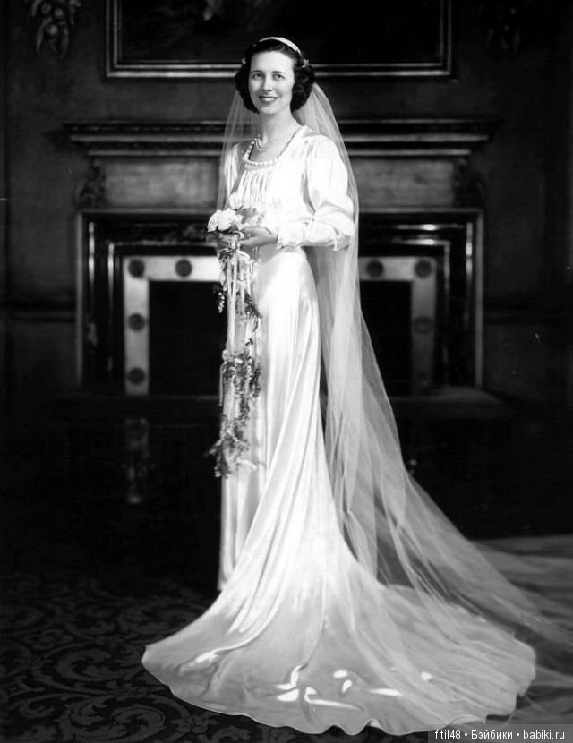 Невесты и их шикарные платья в исторических фотографиях 1930-х годов