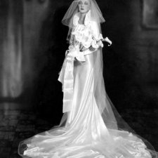 Невесты и их шикарные платья в исторических фотографиях 1930-х годов