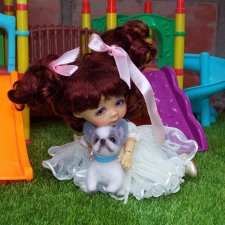 Маленький ушастый щенок