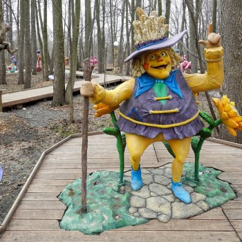 Уникальный парк Тропа сказок на юго-востоке Москвы.