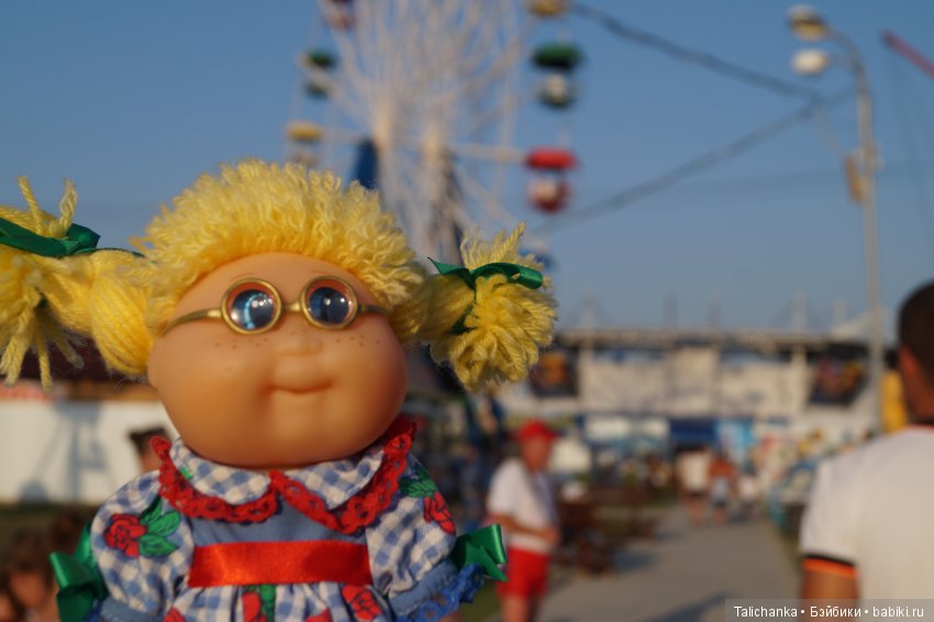 Лето 2017. Азовское море, ст. Голубицкая. Капустки Ксюшка и Ирэна на отдыхе