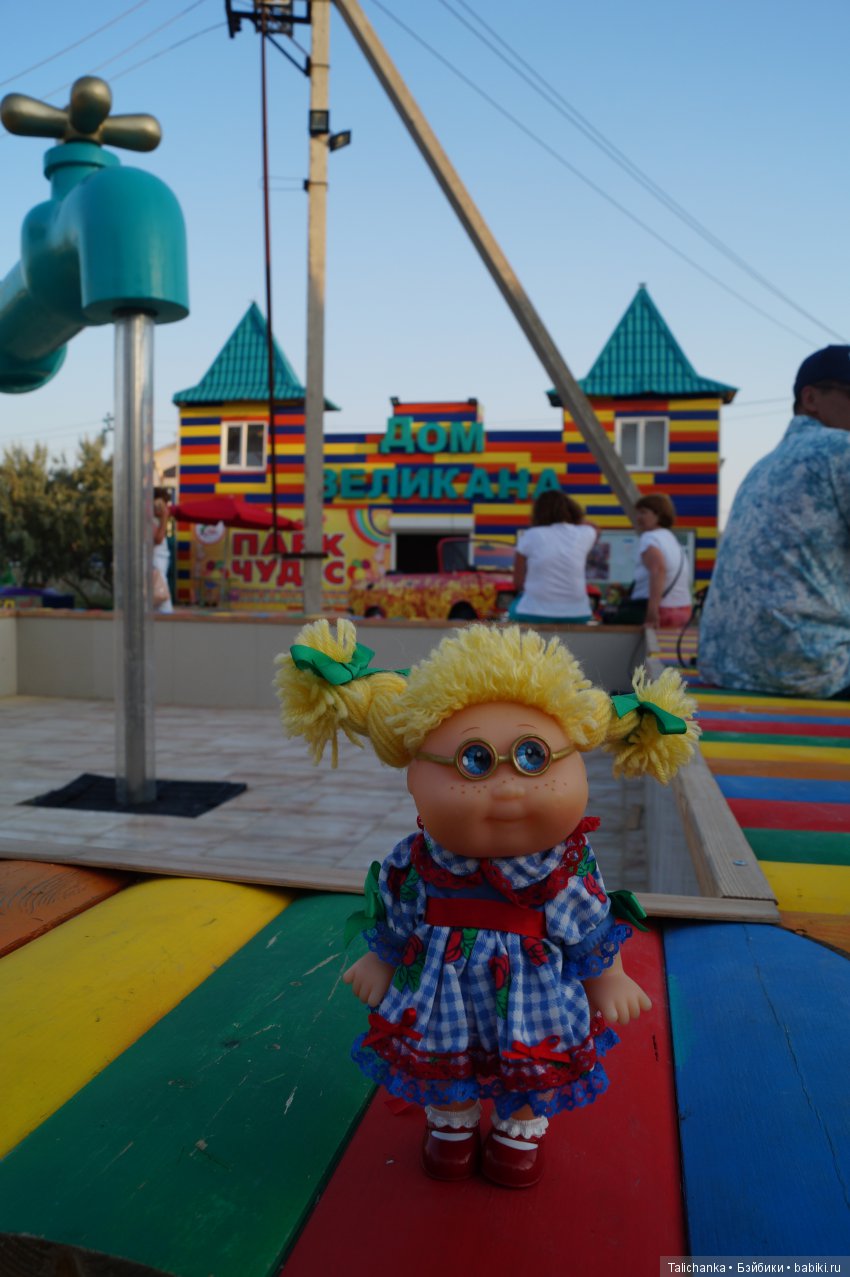 Лето 2017. Азовское море, ст. Голубицкая. Капустки Ксюшка и Ирэна на отдыхе