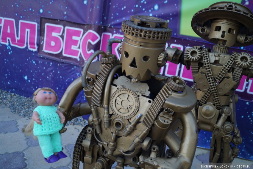 Лето 2017. Азовское море, ст. Голубицкая. Капустки Ксюшка и Ирэна на отдыхе