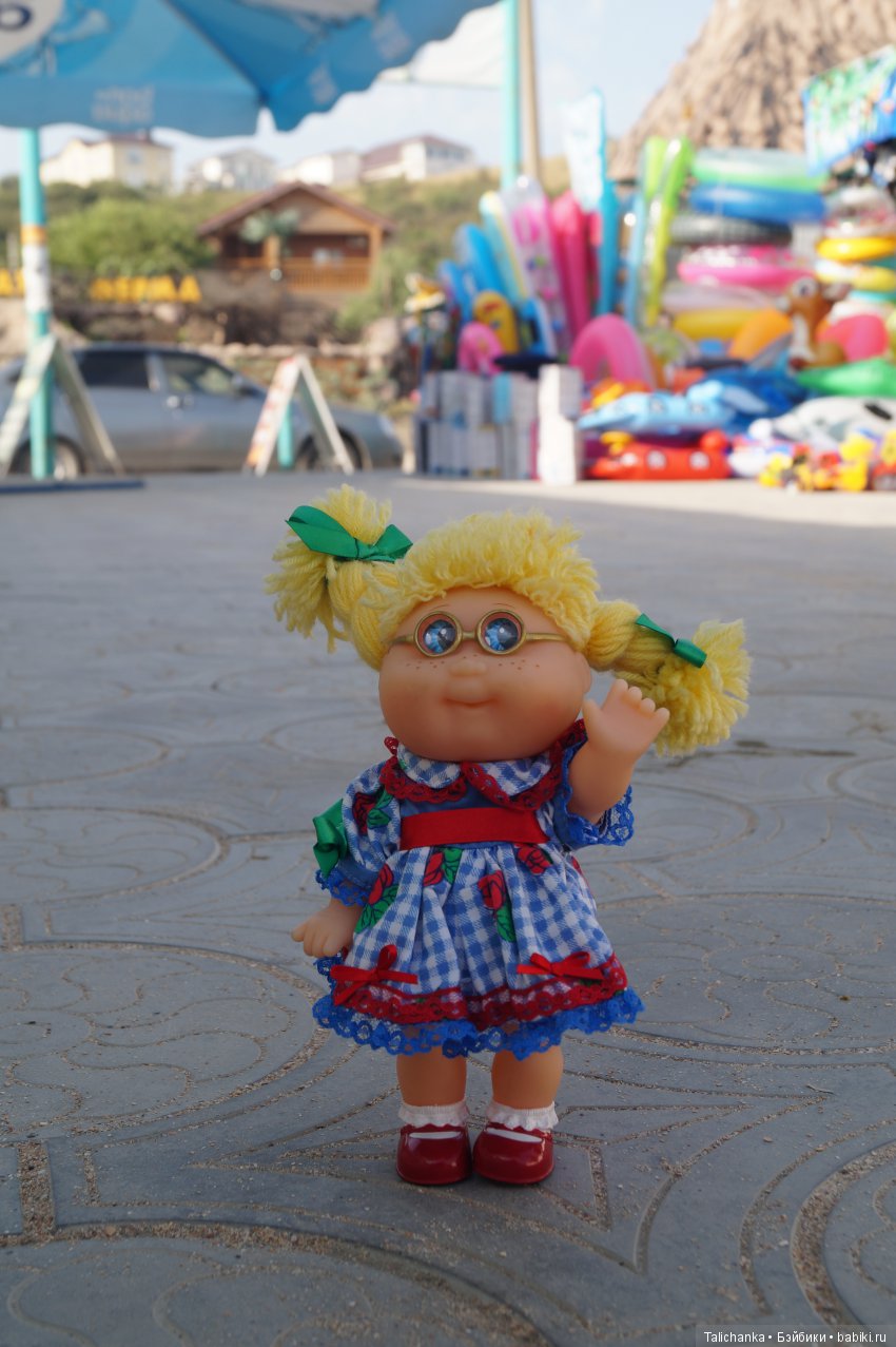 Лето 2017. Азовское море, ст. Голубицкая. Капустки Ксюшка и Ирэна на отдыхе