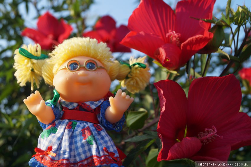 Лето 2017. Азовское море, ст. Голубицкая. Капустки Ксюшка и Ирэна на отдыхе