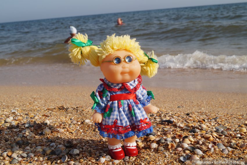 Лето 2017. Азовское море, ст. Голубицкая. Капустки Ксюшка и Ирэна на отдыхе