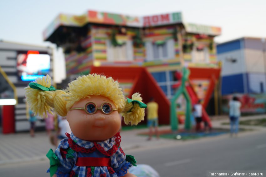 Лето 2017. Азовское море, ст. Голубицкая. Капустки Ксюшка и Ирэна на отдыхе