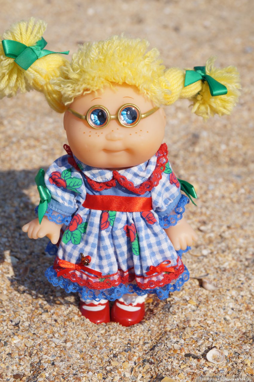 Лето 2017. Азовское море, ст. Голубицкая. Капустки Ксюшка и Ирэна на отдыхе