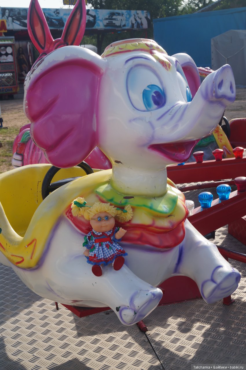 Лето 2017. Азовское море, ст. Голубицкая. Капустки Ксюшка и Ирэна на отдыхе