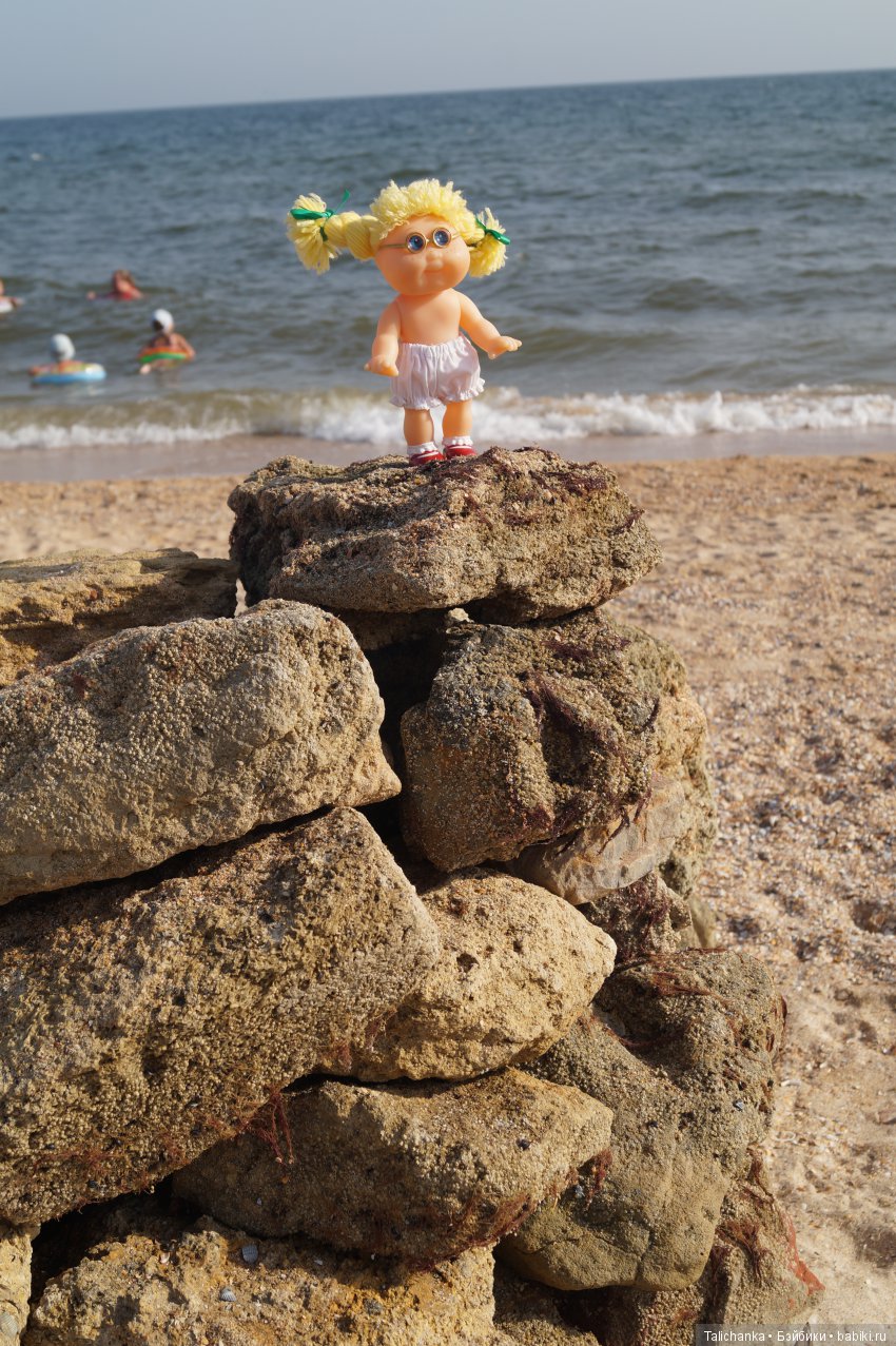 Лето 2017. Азовское море, ст. Голубицкая. Капустки Ксюшка и Ирэна на отдыхе