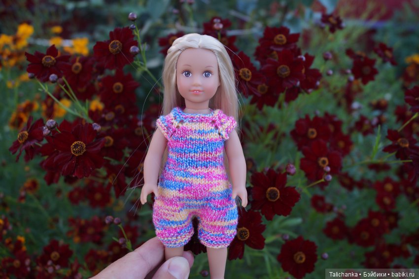 Когда появляется новая куколка, хочется её наряжать