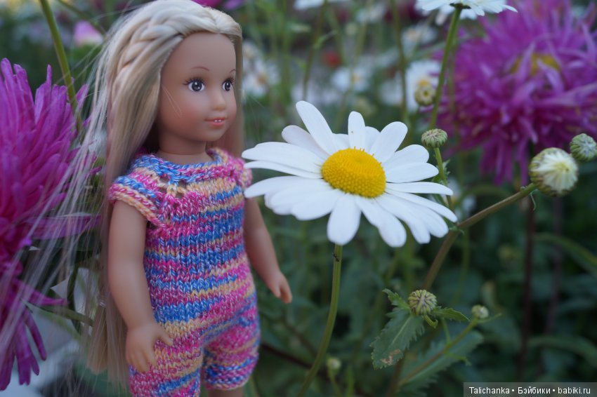 Когда появляется новая куколка, хочется её наряжать