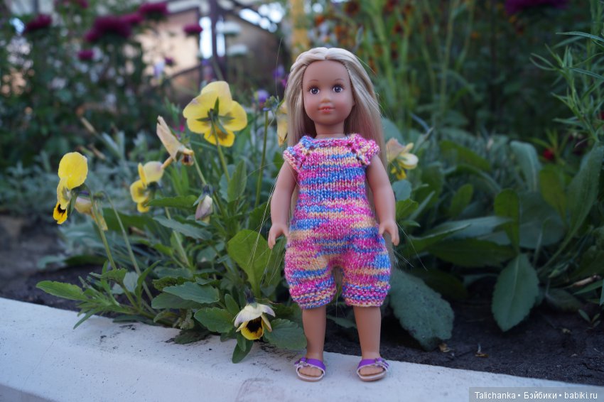 Когда появляется новая куколка, хочется её наряжать