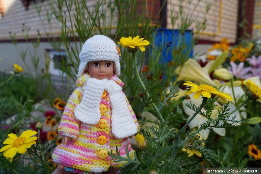 Когда появляется новая куколка, хочется её наряжать