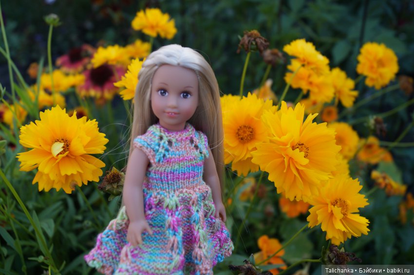 Когда появляется новая куколка, хочется её наряжать