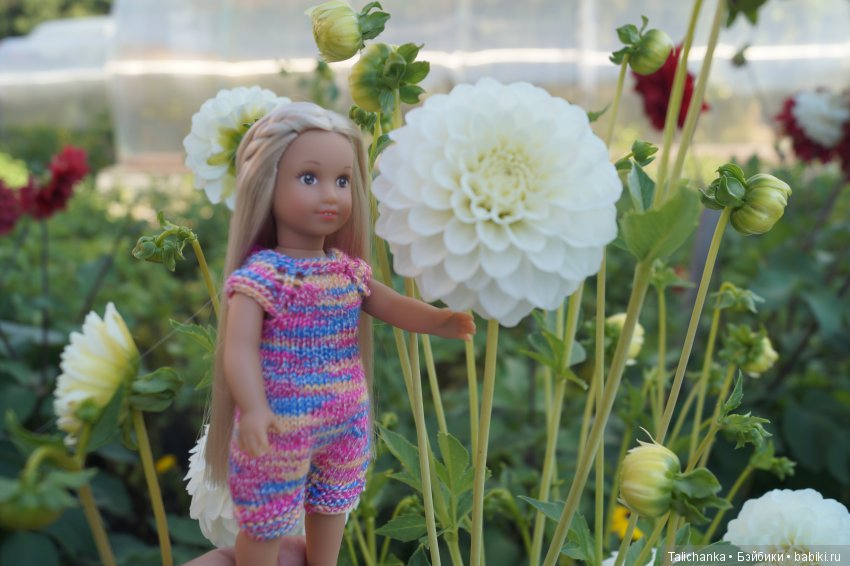 Когда появляется новая куколка, хочется её наряжать