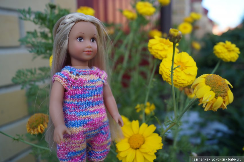 Когда появляется новая куколка, хочется её наряжать