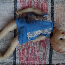 Куклы с разным состояние здоровья долго стояли в очередь у дверей кукольной лечебницы