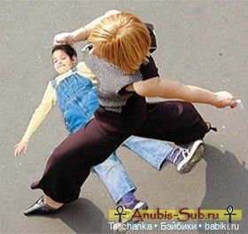 Суеверия, ритуалы и обычаи советских детей. Сплюнуть, постучать по дереву, подержаться за пуговку