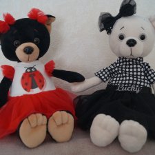 У Агаши много новеньких! Жители надкроватных полочек