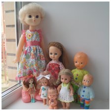 Четвёртая июльская выписка. Поломка шеи Энчантималс. Новые реснички двум пациентам. Как обуздать непослушные волосы купальщицы. Паричок китайчонку. И много обновок