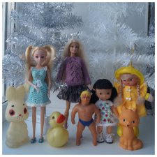 Третья выписка января. Санаторно-курортная. Куклы отдыхают, причесываются, наряжаются. Игрушки СССР обрели зрение. Как поправить фабричную прическу итальянской малышки