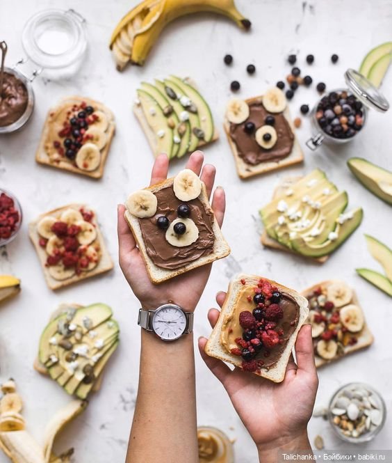 Вторая выписка марта. Нейрохирург вылечил девочку. Снова убираем банчемсы из волос Маши. Соединила голову и тело, получилась