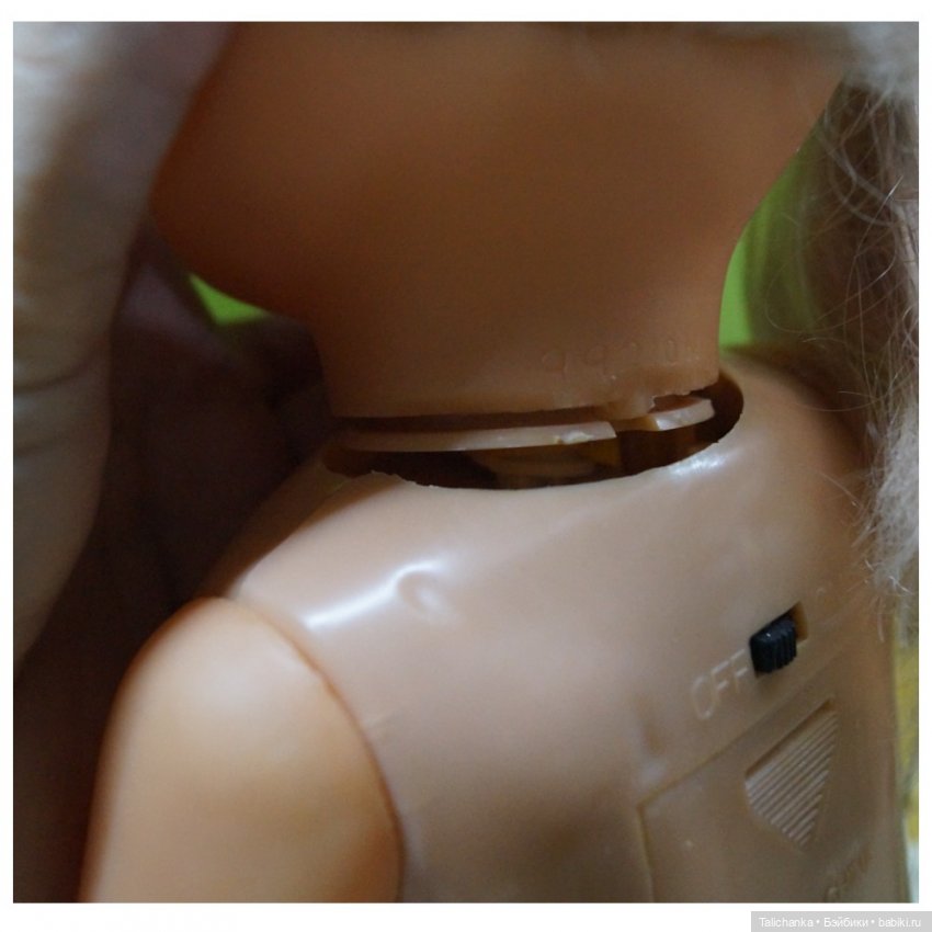 Вторая выписка марта. Нейрохирург вылечил девочку. Снова убираем банчемсы из волос Маши. Соединила голову и тело, получилась