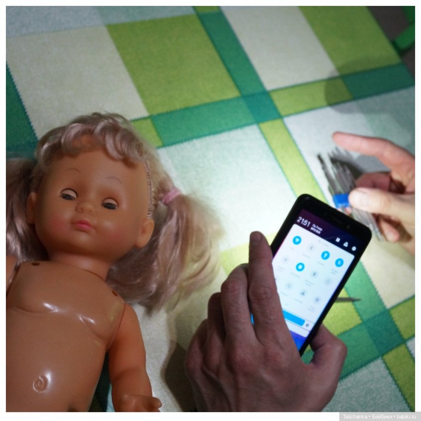 Вторая выписка марта. Нейрохирург вылечил девочку. Снова убираем банчемсы из волос Маши. Соединила голову и тело, получилась