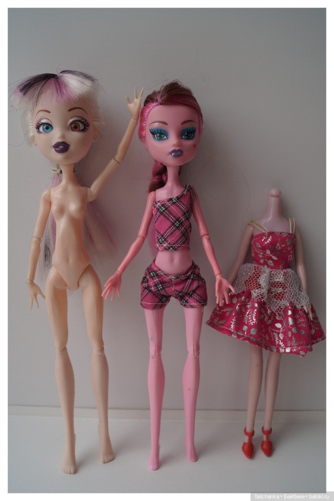 Вторая выписка апреля. Паяем отломанные ножки. Утерян шейный шарнир, меняем его на бусину. Тройной обмен телами и головами