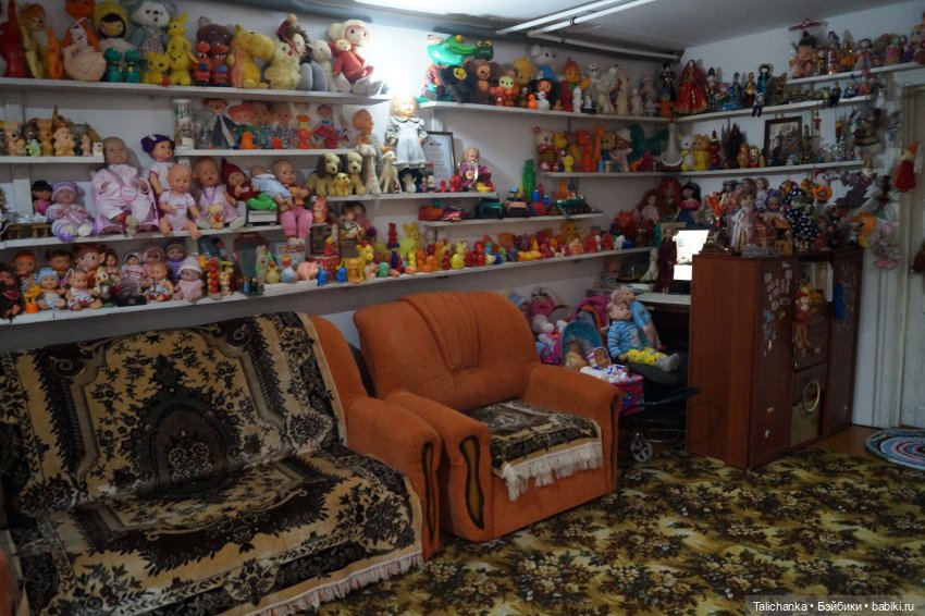 Субботняя уборка в музее. Перестановка