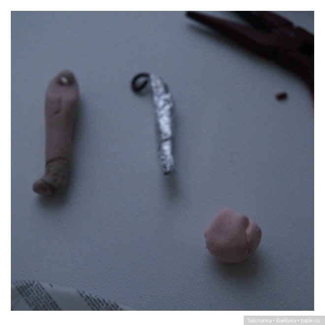 Четвёртая выписка апреля. Замена тела, флокировка с частичной прошивкой, раскрошилась шея Анны, лепка потерявшейся ножки