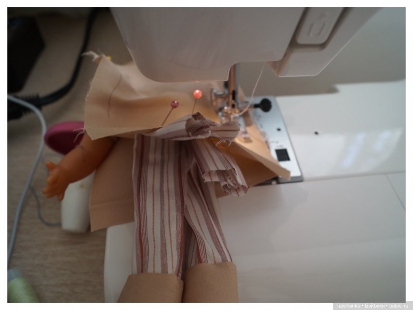 Четвёртая выписка мая. Одноклассница привезла мне куклу из Ярославской области. Куклы замарашки стали красавицами. Из